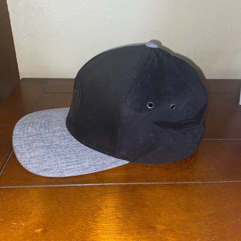 Hurley hat - Picture 2 of 4